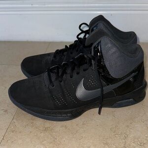 Nike Men's Black and Gray Athletic Shoes